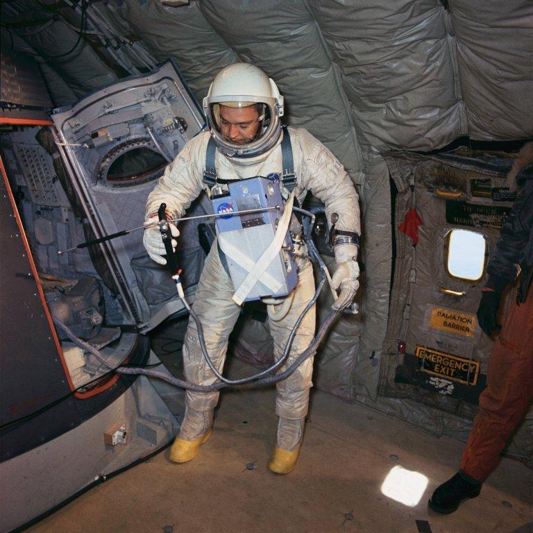 ASTRONAUT CLIFTON C. WILLIAMS - GEMINI-TITAN GT-10 - EGRESS TRAINING - KC-135 - OH