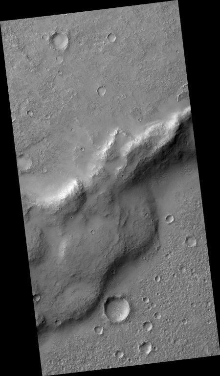 Wrinkle Ridges in Solis Planum