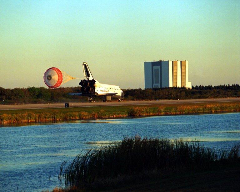 KENNEDY SPACE CENTER, Fla. -- The Space Shuttle orbiter Endeavour touches down on Runway 15 of the KSC Shuttle Landing Facility (SLF) to complete the nearly nine-day STS-89 mission. Main gear touchdown was at 5:35:09 p.m. EST on Jan. 31, 1998. The wheels stopped at 5:36:19 EST, completing a total mission time of eight days, 19 hours, 48 minutes and four seconds. The 89th Space Shuttle mission was the 42nd (and 13th consecutive) landing of the orbiter at KSC, and STS-89 was the eighth of nine planned dockings of the Space Shuttle with the Russian Space Station Mir. STS-89 Mission Specialist Andrew Thomas, Ph.D., succeeded NASA astronaut and Mir 24 crew member David Wolf, M.D., who was on the Russian space station since late September 1997. Dr. Wolf returned to Earth on Endeavour with the remainder of the STS-89 crew, including Commander Terrence Wilcutt; Pilot Joe Edwards Jr.; and Mission Specialists James Reilly, Ph.D.; Michael Anderson; Bonnie Dunbar, Ph.D.; and Salizhan Sharipov with the Russian Space Agency. Dr. Thomas is scheduled to remain on Mir until the STS-91 Shuttle mission returns in June 1998. In addition to the docking and crew exchange, STS-89 included the transfer of science, logistical equipment and supplies between the two orbiting spacecrafts